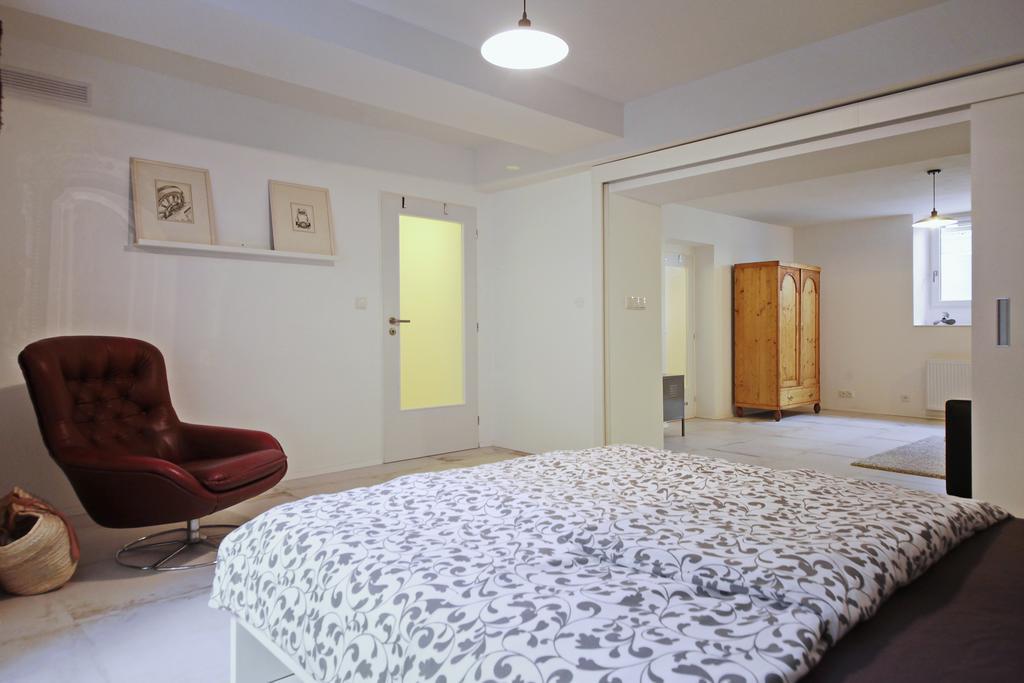 Apartment Kosatcova Prague Exterior photo