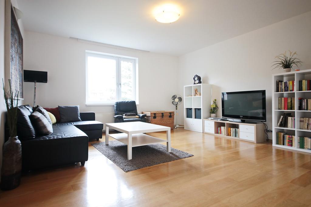 Apartment Kosatcova Prague Exterior photo