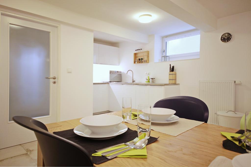 Apartment Kosatcova Prague Exterior photo